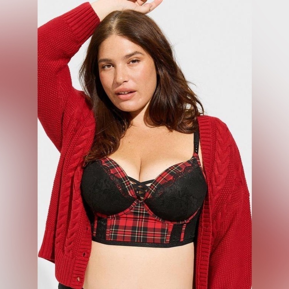 Torrid XO Plunge Push-Up Bra SZ. 46 DD NWOT